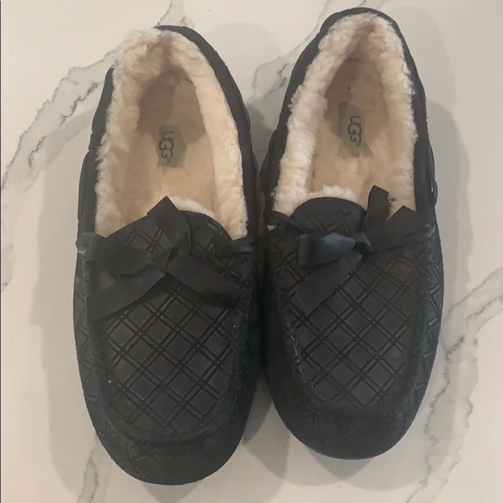 UGG Women’s lined driving Moccasins
